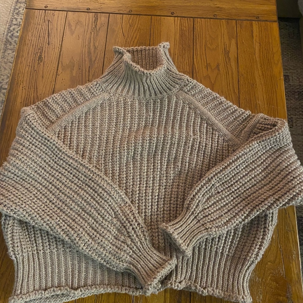 H&M Chunky Knit Beige Turtleneck Sweater
